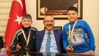 Vali Yavuz, Başarılı Sporcuları Kutladı