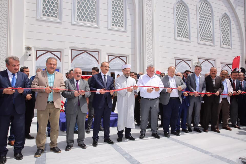 Diyanet İşleri Başkanı Erbaş, Camii Açılışlarına Katıldı