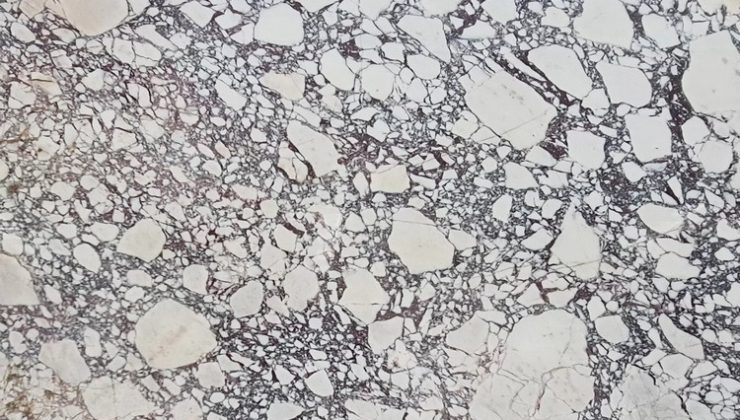Afyon Violet ile Doğal Taşta Eşsiz Zarafet